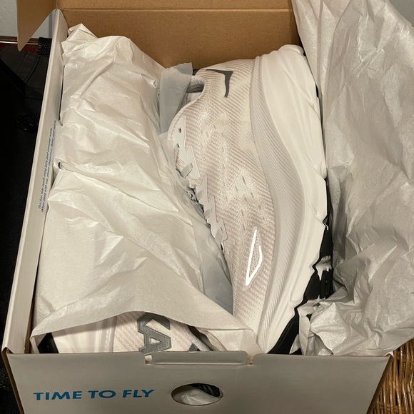 HOKA Clifton 9 - Nimbus Cloud/Steel Wool - Picture 3 of 4